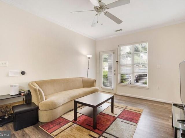 Condo for sale in Centreville