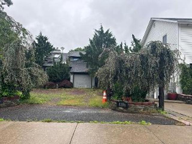 House for sale in Shirley