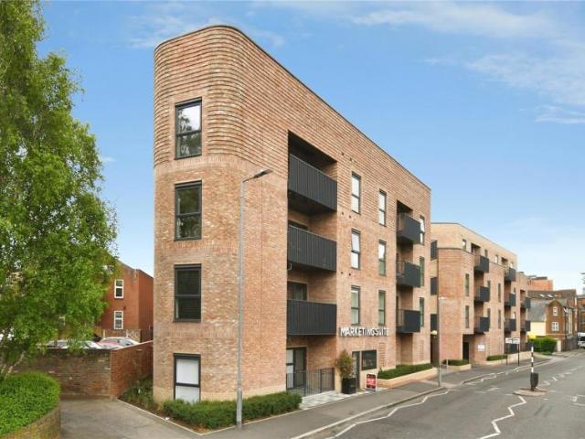 Apartment for sale in Navestock Side, Essex