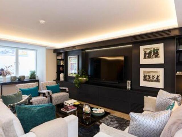 House for sale in City of London, Greater London