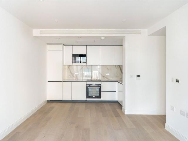 Apartment for rent in Sands End, Greater London