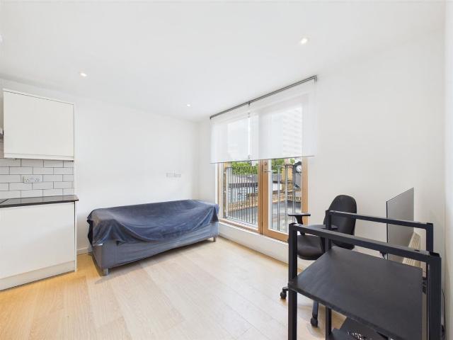 Apartment for rent in Old Ford, Bow
