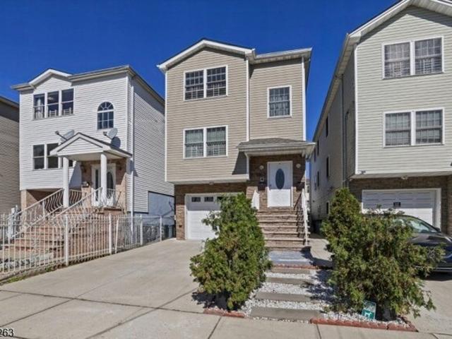 House for sale in Union Square, Elizabeth