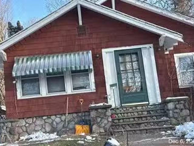 House for sale in Kingston