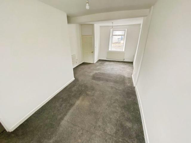Apartment for rent in Ystrad, Gelli