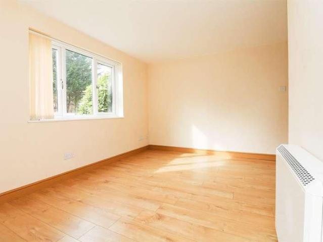 Apartment for rent in Cliff Hill, Warwick