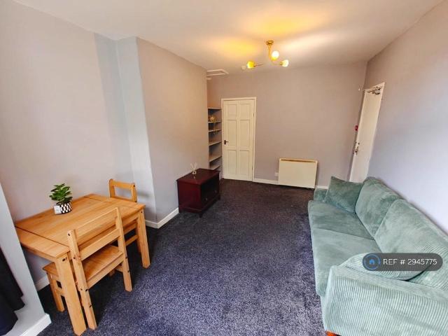 Apartment for rent in Halton Moor, Leeds