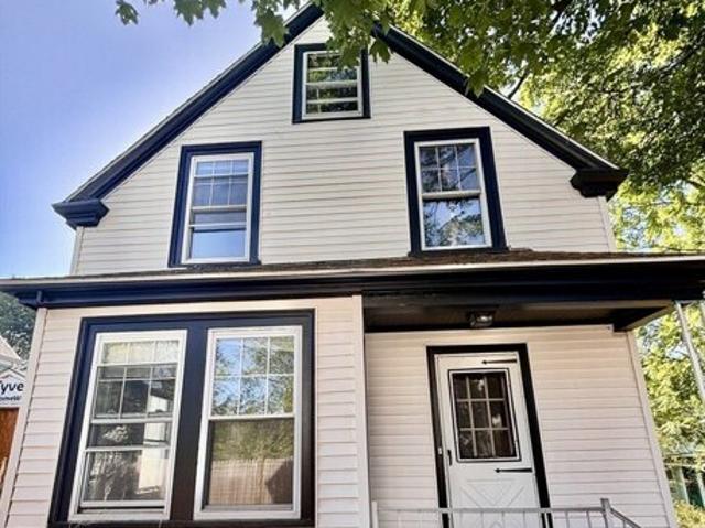 House for sale in Newton