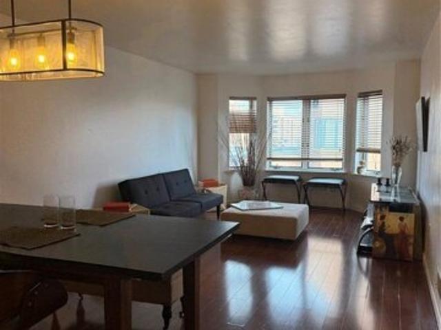 Condo for sale in Edgewater, New Jersey