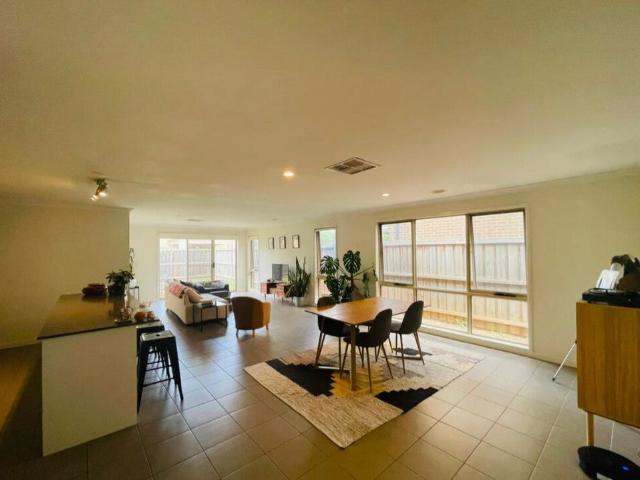 Room for rent in Camerons Creek, Victoria