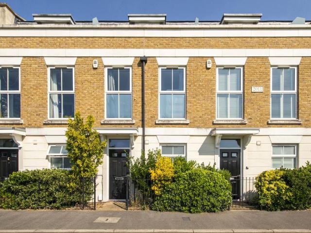 House for rent in Mortlake, Greater London