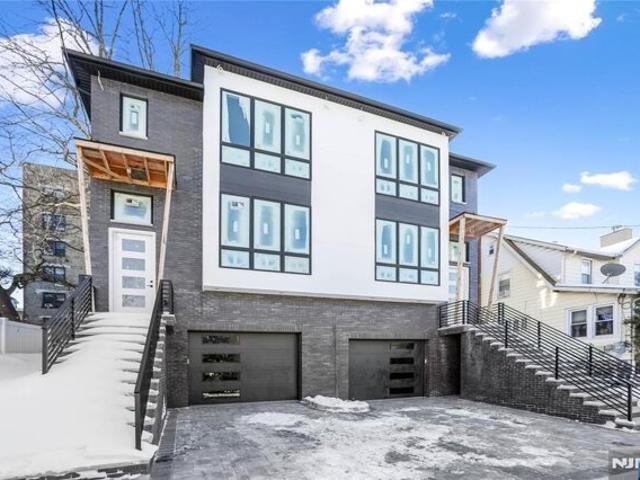 House for sale in Cliffside Park, New Jersey