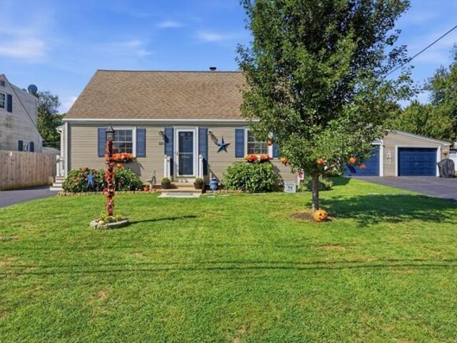 House for sale in Valley Falls, Cumberland