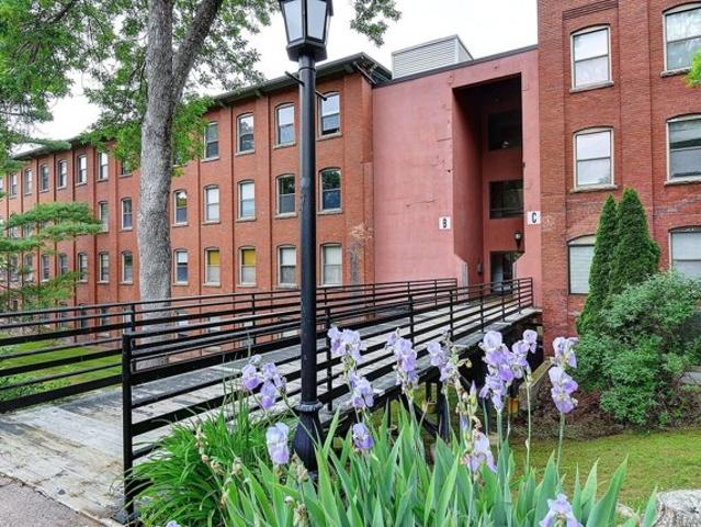 Condo for sale in Glastonbury