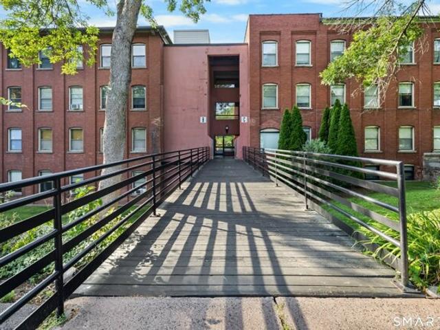 Condo for sale in Glastonbury, Connecticut