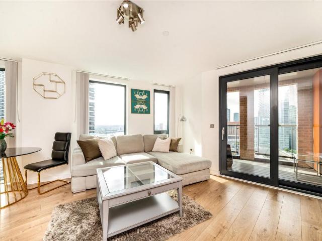 Apartment for rent in Poplar Grove, Greater London