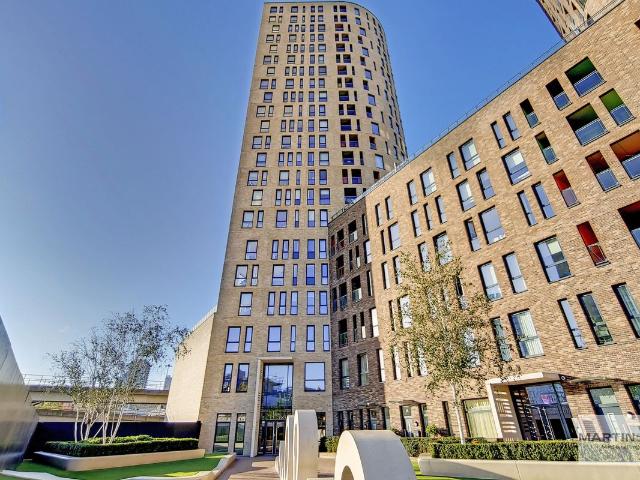 Apartment for rent in Poplar Grove, Greater London