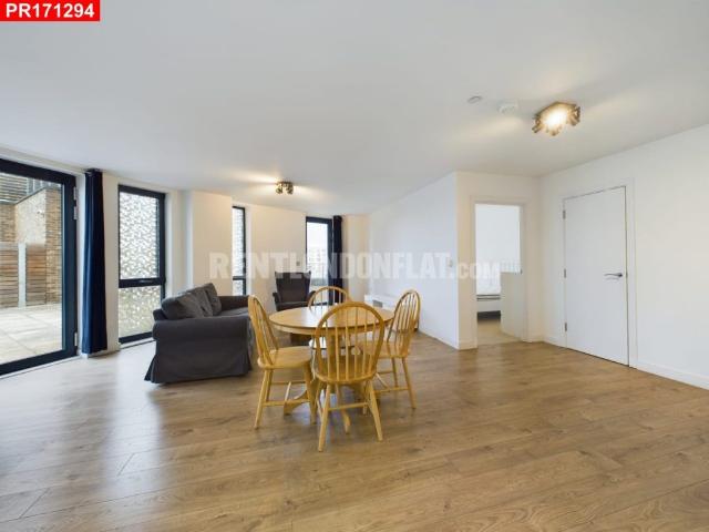 Apartment for rent in Poplar Grove, Greater London