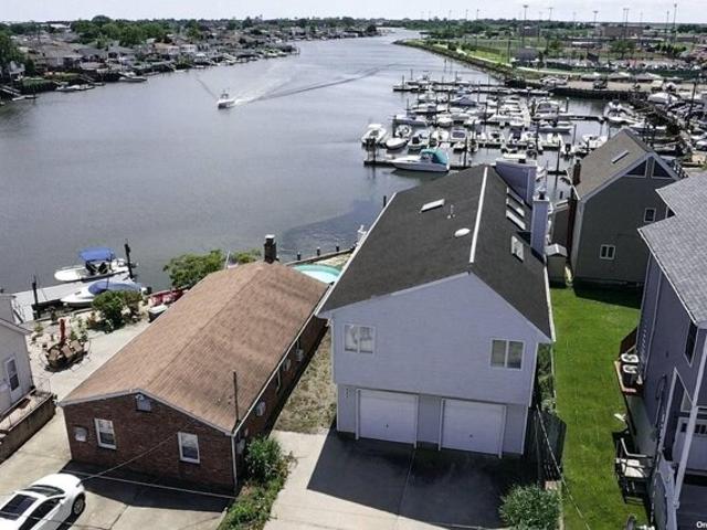 House for sale in East Rockaway