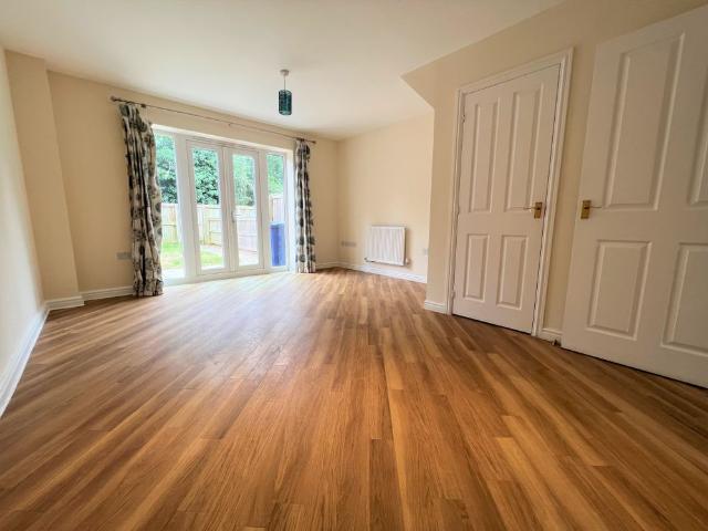 Townhouse for rent in The Slade, Oxfordshire
