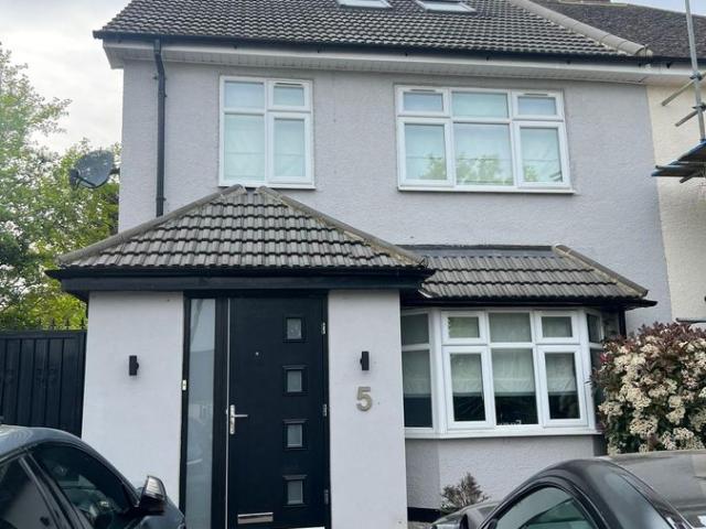 House for rent in Woodford, Greater London