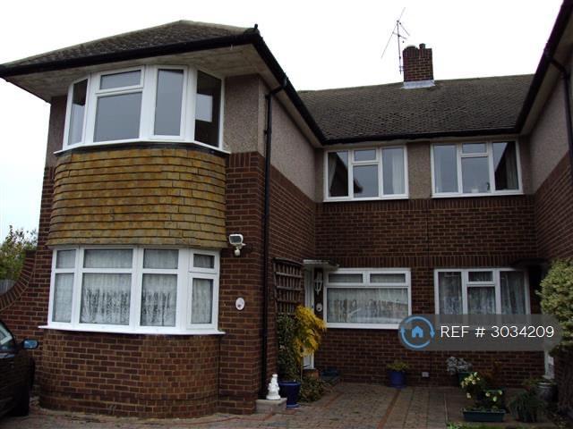 Apartment for rent in The Wells, Surrey