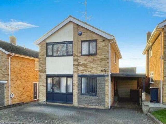 House for sale in Northampton, Northamptonshire