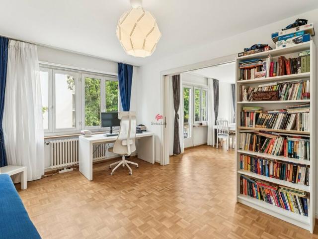 Wohnung kaufen in Einigen, Zürich