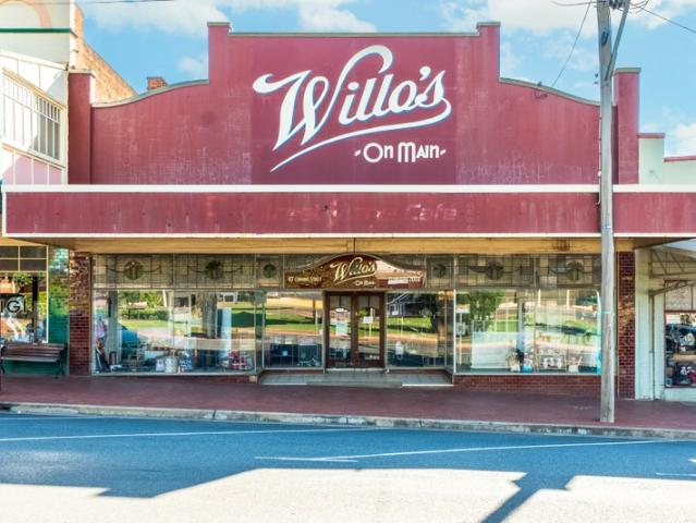 Retail for sale in Coolamon, New South Wales