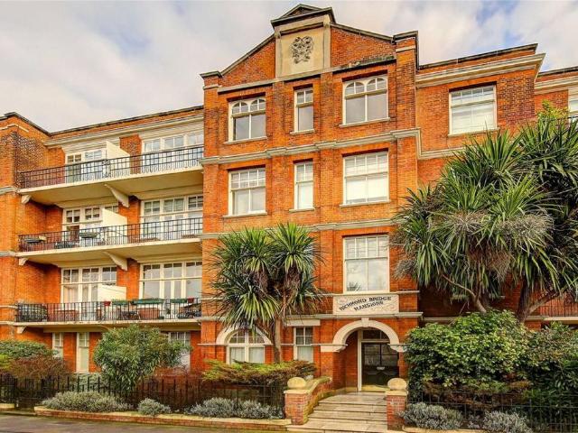 Apartment for rent in East Twickenham, Greater London