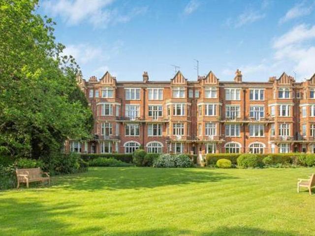 House for sale in Twickenham, Greater London