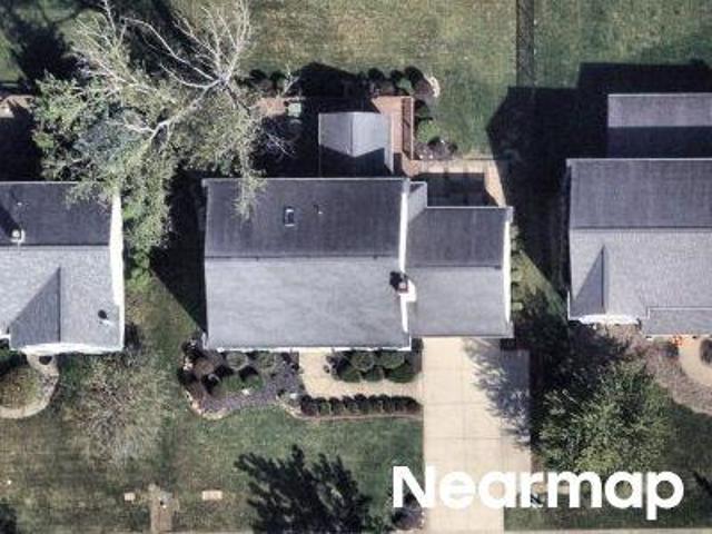 House for sale in Pine Lakes Village, Strongsville