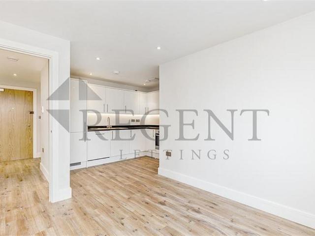 Apartment for rent in Norbiton, Greater London