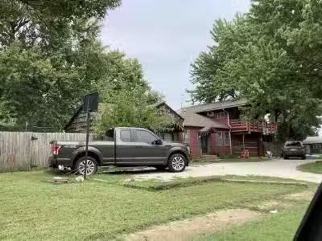 House for sale in Parsons
