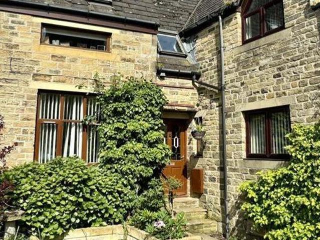 House for sale in Huddersfield, West Yorkshire