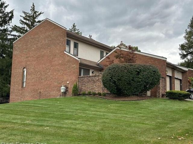 Condo for sale in Rochester Hills, Michigan