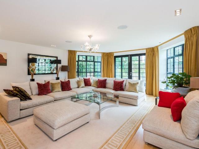 House for rent in Golders Green, Greater London