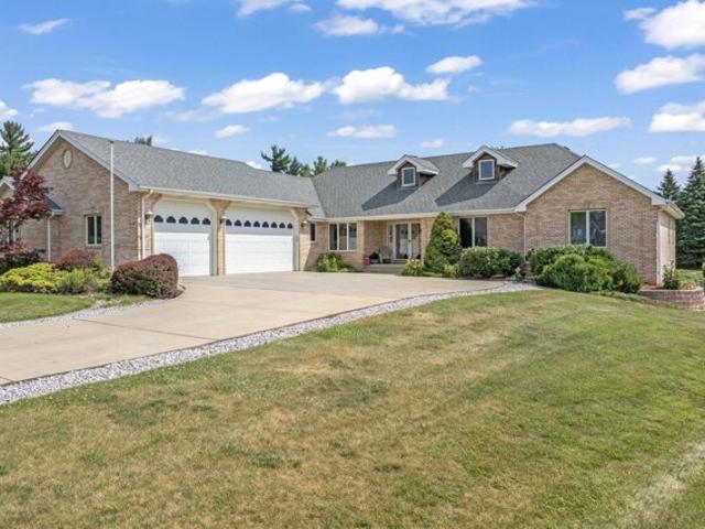 House for sale in Saint John, Indiana
