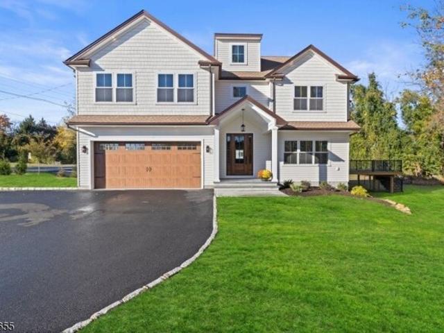 House for sale in East Hanover, New Jersey