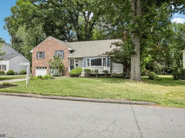 House for sale in Cranford, New Jersey