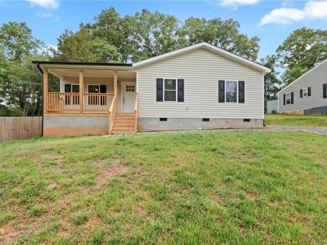 House for sale in Eden