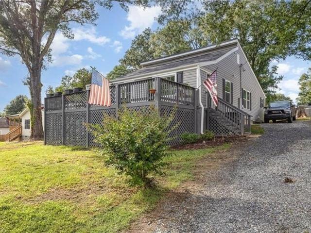 House for sale in Eden