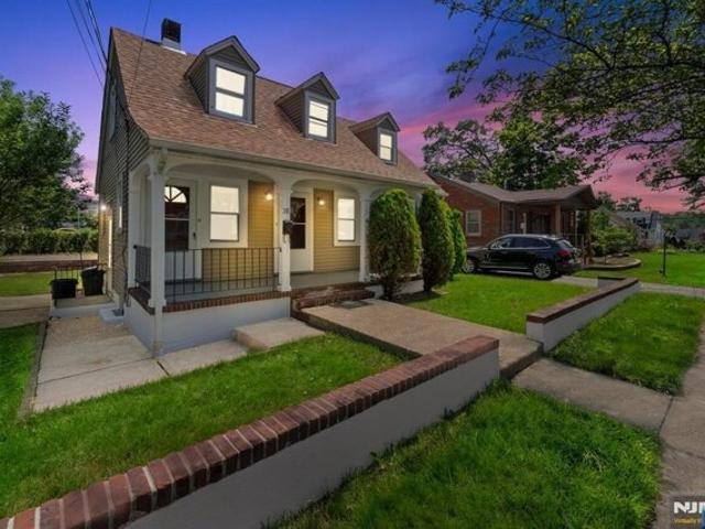House for sale in Elmwood Park House for sale in Elmwood Park