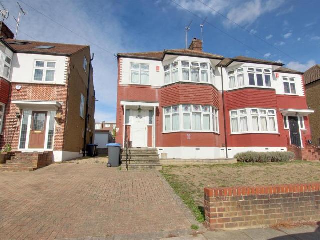 House for rent in Oakwood, Greater London