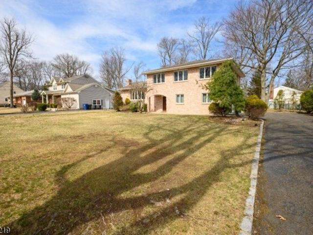 House for sale in Clark House for sale in Clark