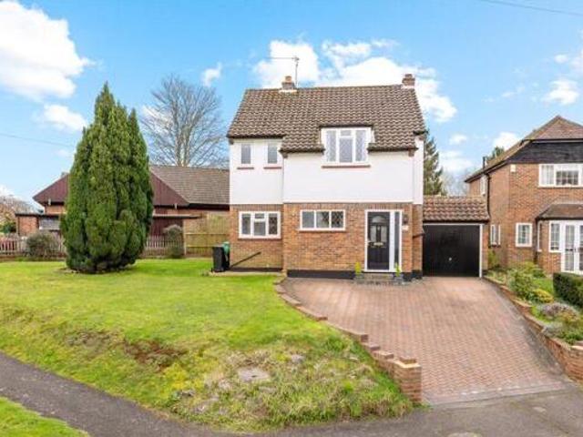 House for sale in Hillview, Surrey