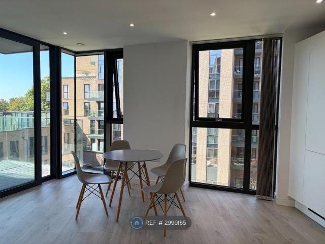 House for rent in Brownswood Park, Stoke Newington