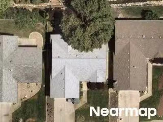 House for sale in Garden City