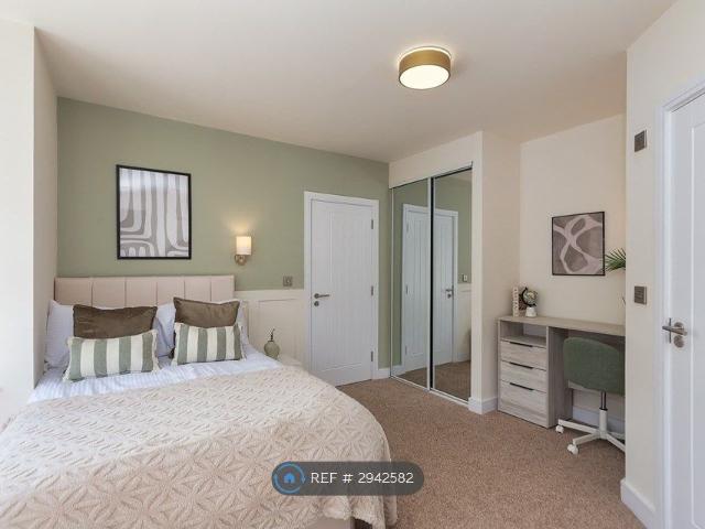 Room for rent in Orrell Park, Calderstones