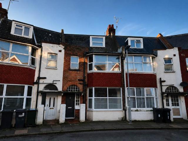 House for rent in Roselands, Eastbourne